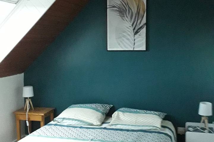 5 minutes from the beach, neo-Bretonne house with large enclosed garden. in Plouguerneau, Brest region
