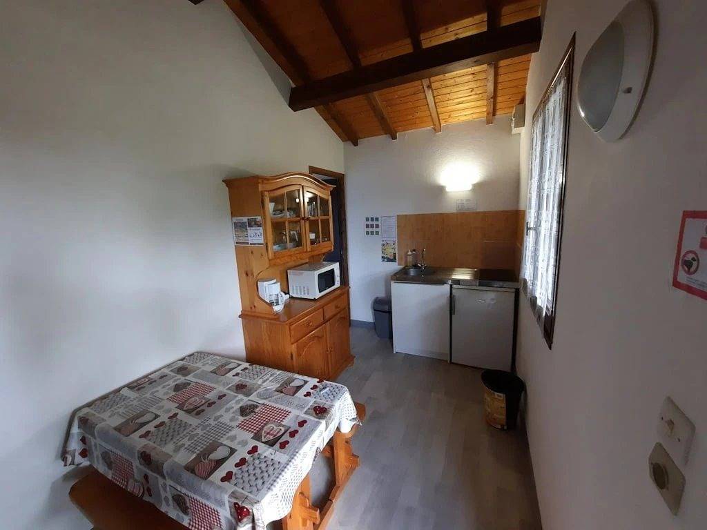 Chalet für 2 Personen mit Terrasse in Loubeyrat, Regionaler Naturpark Volcans d'Auvergne