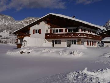 Ferienwohnung für 5 Personen in Grän, Allgäuer Alpen (Österreich), Bild 1