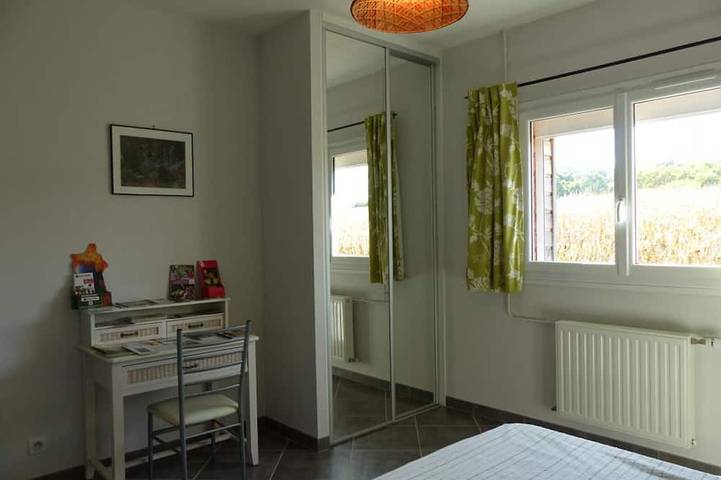Ruhiges Ferienhaus mit Pool, Blick auf Tronçais-Wald in Isle-et-Bardais, Montluçon und Umgebung