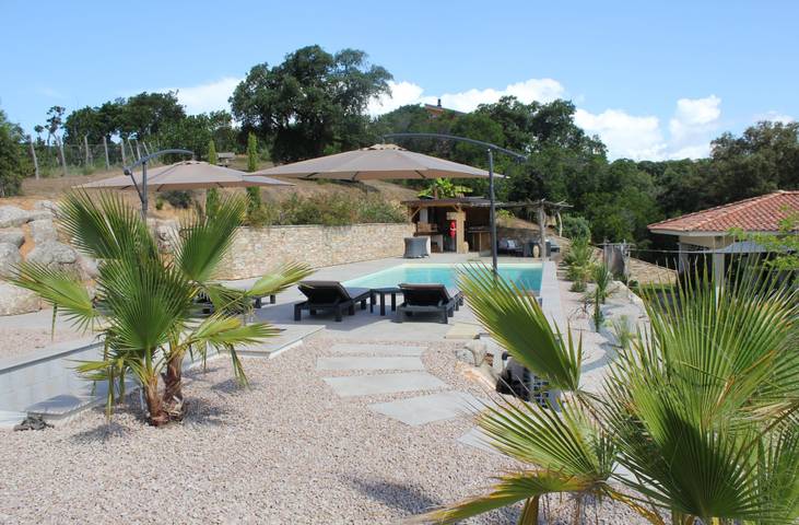 Villa pour 6 personnes, avec balcon ainsi que jardin et piscine en Corse-du-Sud - 2