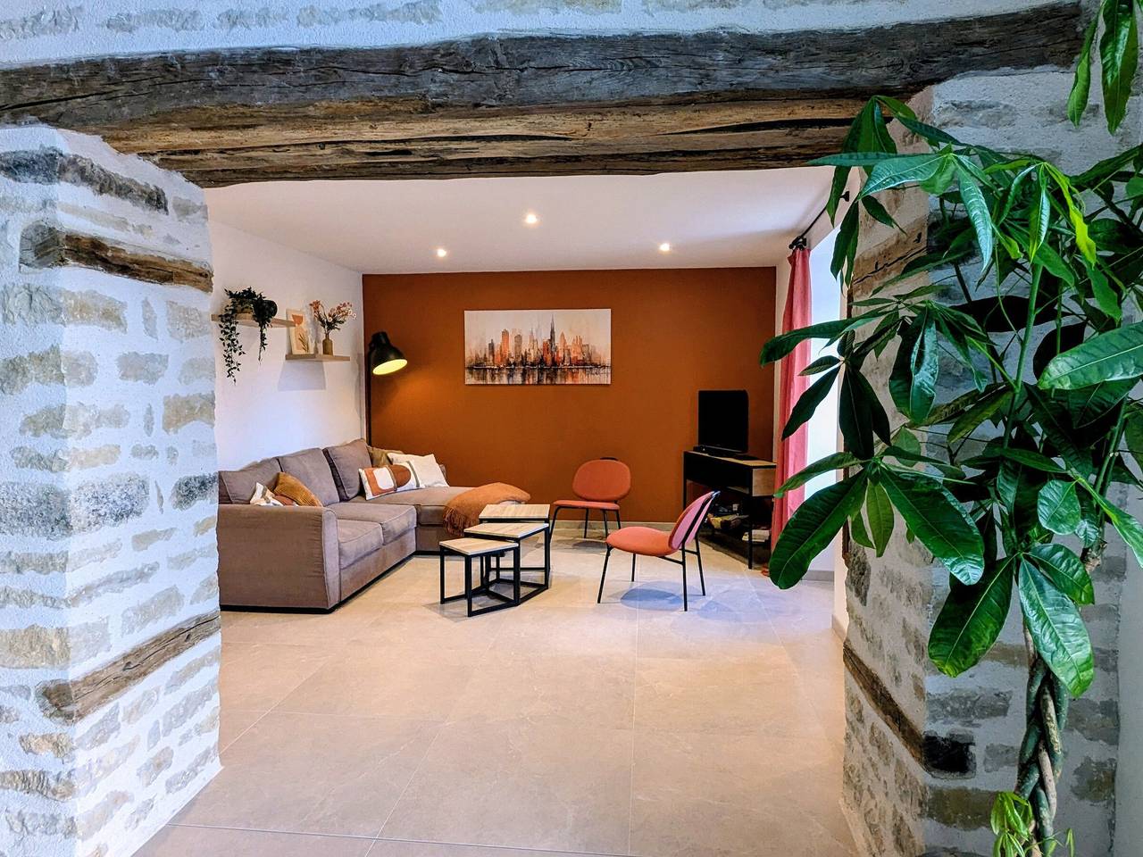Gîte Paisible avec Terrasse, Jardin à Seigny, 4 Places Parking, Wi-Fi Inclus in Seigny, Région de Montbard