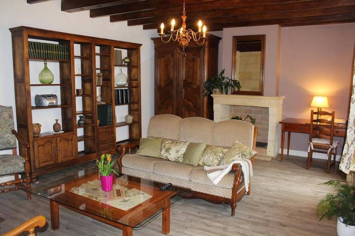 Location de vacances pour 6 personnes, avec jardin à Saint-Magne-de-Castillon