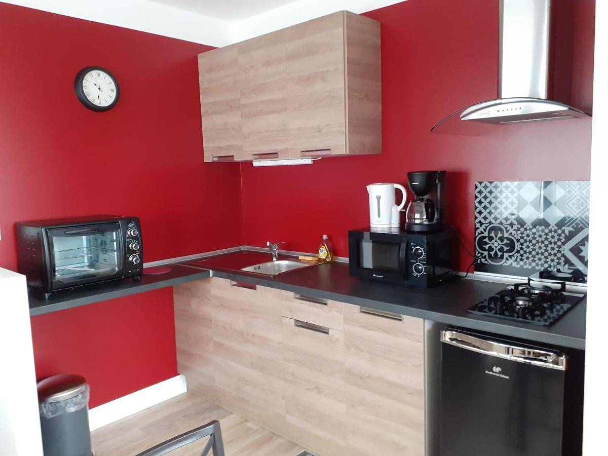 Appartement entier, One-Bedroom Apartment in Saintes, Région de Saintes