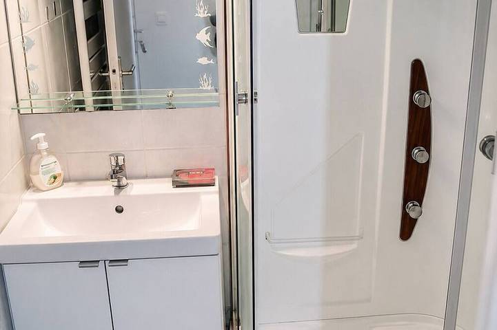 Gîte pour 4 personnes, avec Terrasse dans Plage des Sablettes - 4