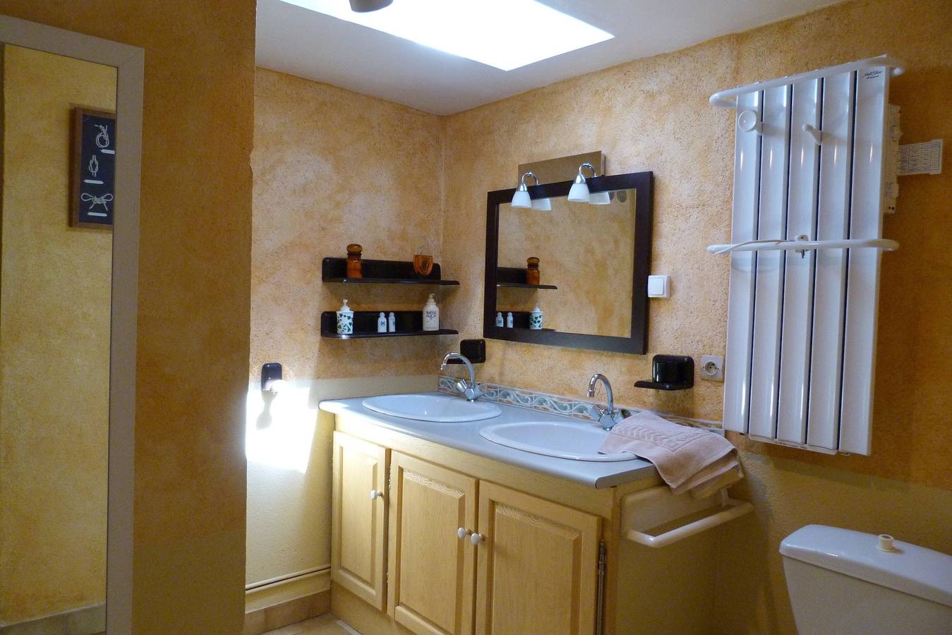 Maison de campagne 'Hameau des Rabauds - La Tourderie' avec piscine, jardin privé et Wi-Fi in Saint-Pierre-de-Maillé, Vienne (France)