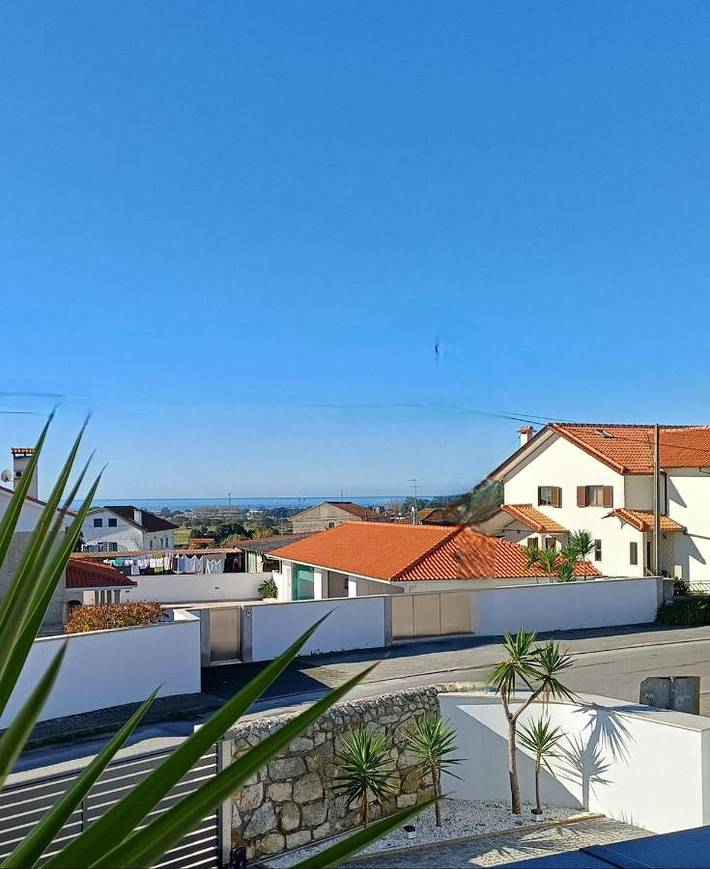 Gîte pour 2 personnes, avec Terrasse et Jardin ainsi que Piscine et Vue dans Marinhas
