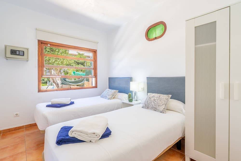 Llinya 7 - with private swimming pool in Can Pastilla, Palma