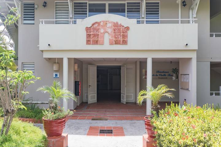 Studio entier, Studio charmant avec vue sur la mer à Le Gosier - 42 m² - Terrasse in Le Gosier, Guadeloupe