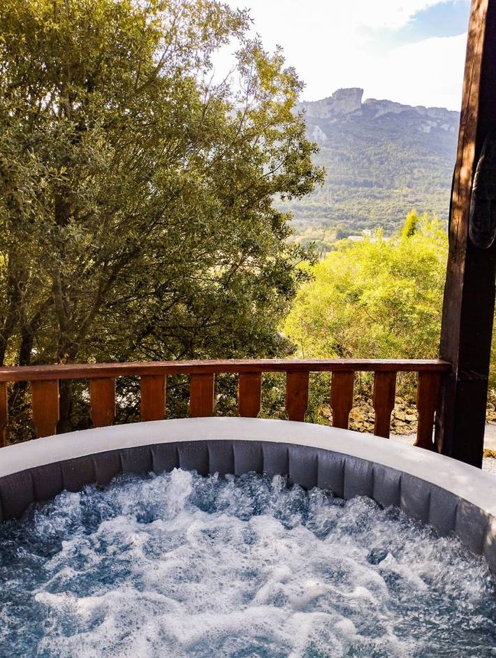 Chalet pour 4 personnes, avec jacuzzi et piscine ainsi que terrasse et jardin, animaux acceptés dans l' Aude - 4