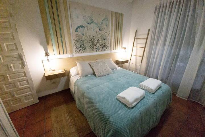 Country House 5000sqm · Pool · Paddel · Bbq · 1h f/ Madrid-ávila-toledo · 16pax in El Tiemblo, Ávila und Umgebung