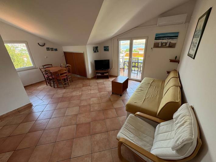 Ganze Wohnung, Ferienwohnung für 2 Personen mit Balkon/Terrasse in Gradska plaža (Pag Town), Pag Stadt