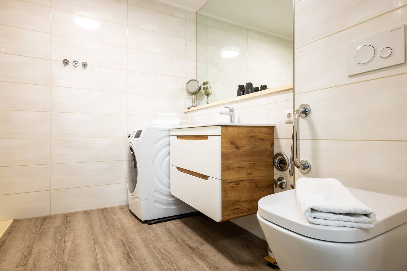 Geheel vakantieappartement, Vakantieappartement voor 4 personen met balkon in Südstrand (gebührenfrei), Wilhelmshaven