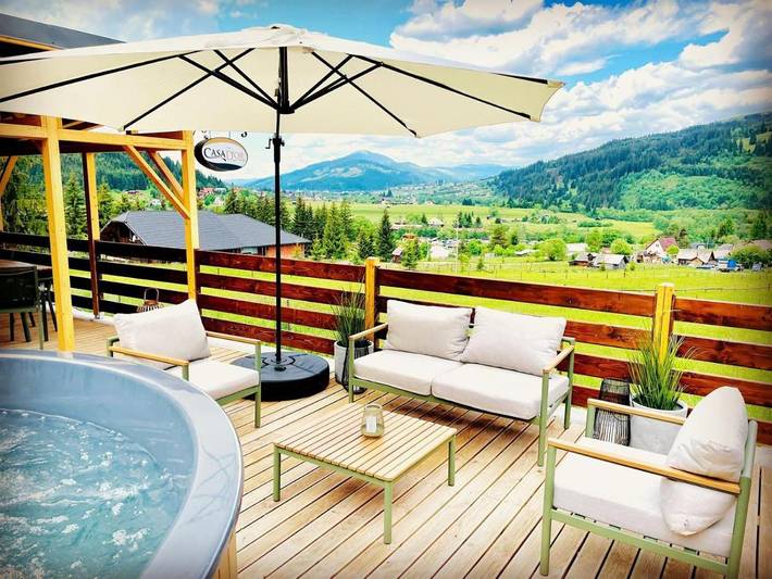 Gîte pour 2 personnes, avec jardin et vue, animaux acceptés dans Dorna-Arini