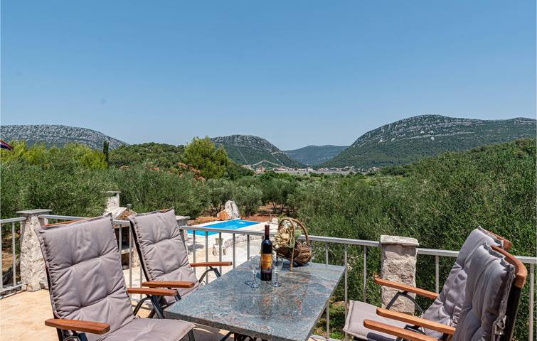 Reizende 2-Zimmer-Wohnung mit Pool, Terrasse und nur 1 km vom Strand entfernt in Ston, Dubrovnik-Neretva