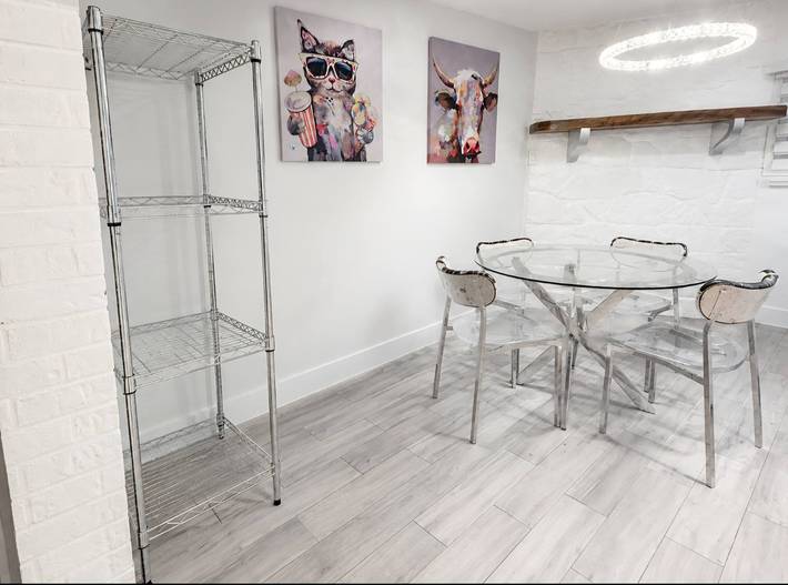 Apartamento entero, Apartamento renovado • 5 personas • Metro a pie in Montreal, Quebec
