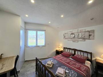 Gîte pour 2 personnes, avec terrasse et jardin à Carlux