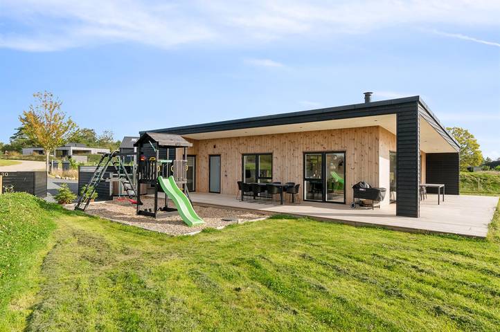 Ferienhaus für 8 Personen, mit Terrasse und Sauna in Odder und Umgebung