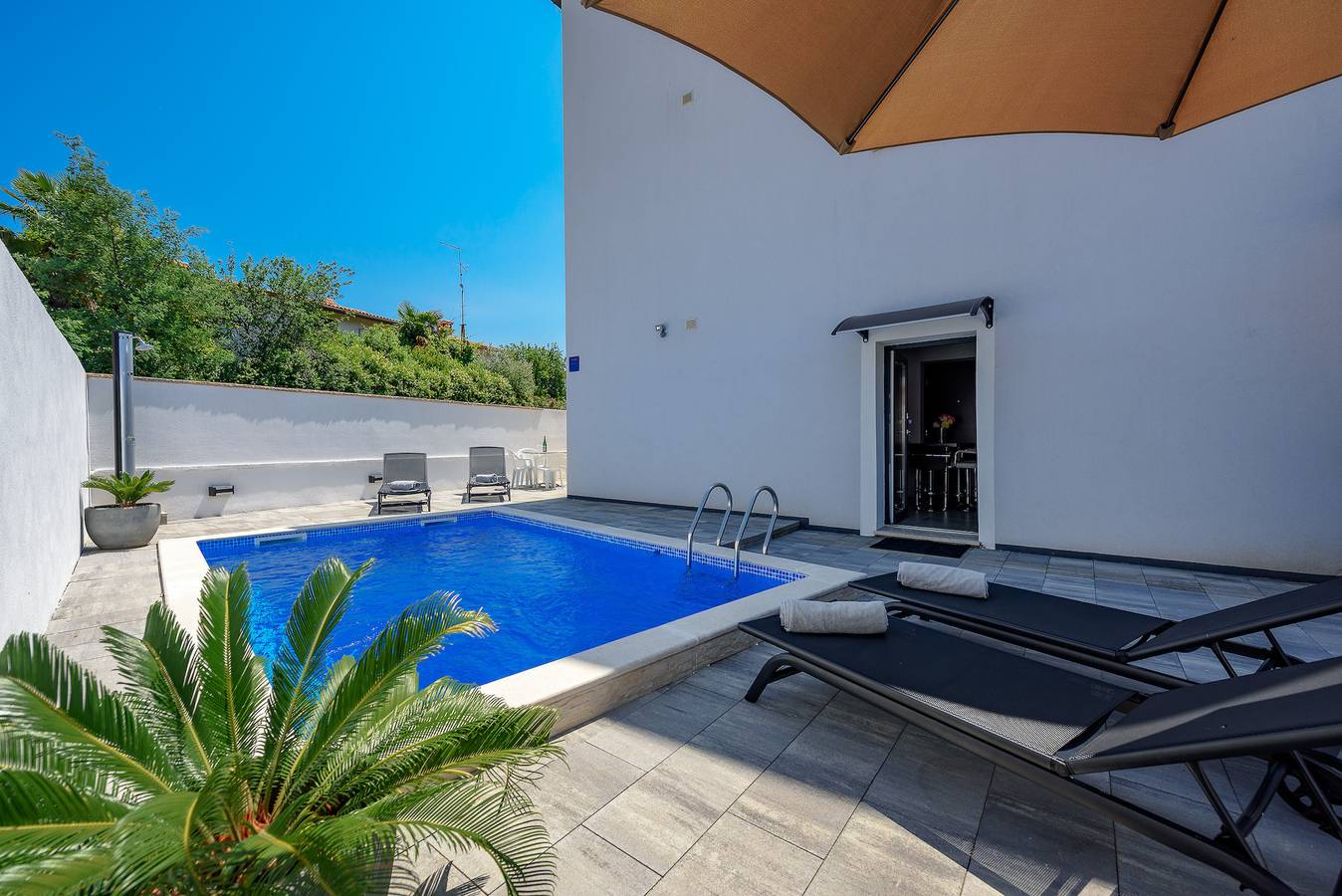 Ganze Wohnung, Apartment Vedran with heated pool, in  Porec in Kukci, Porec und Umgebung