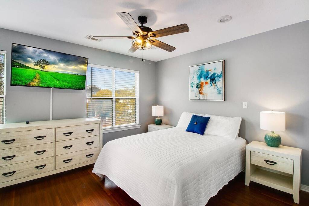 Luxury Destin Retreat | Walk to Beach | 4Br + Pool in Destin, Emerald Coast