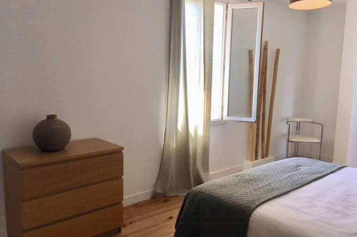 Location de vacances pour 6 personnes, avec balcon et piscine à Vallabrègues - 4