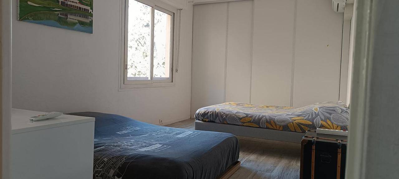 Appartement entier, Appartement dans immeuble de Ville in Saint-Laurent-du-Var, Côte méditerranéenne (France)