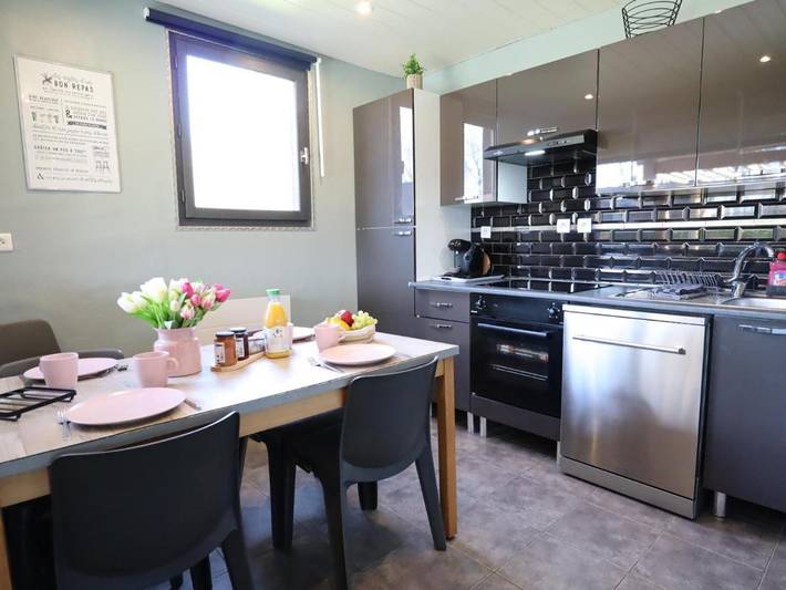 Location de vacances pour 6 personnes, avec terrasse et piscine à Signy-le-Petit - 4