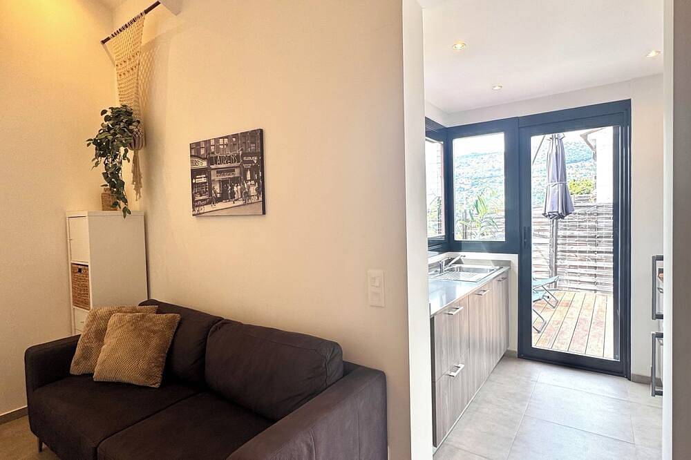 Apartamento entero, Beautiful air-conditioned 2-room apartment 33 m2 with terrace in Falicon, Nizza Region