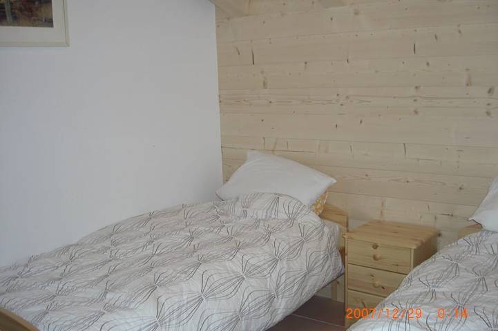 Gîte pour 8 personnes, avec balcon dans Champoussin - 4