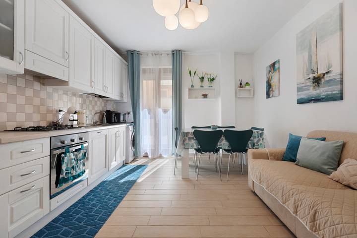 Holiday Home 'Apartment For 6 People Near The Sea' with Balcony, Wi-Fi and Air Conditioning in Pivarada, Alghero
