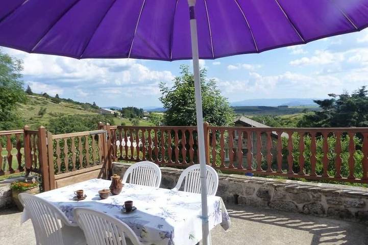 Location de vacances pour 6 personnes à Saint-Étienne-du-Valdonnez