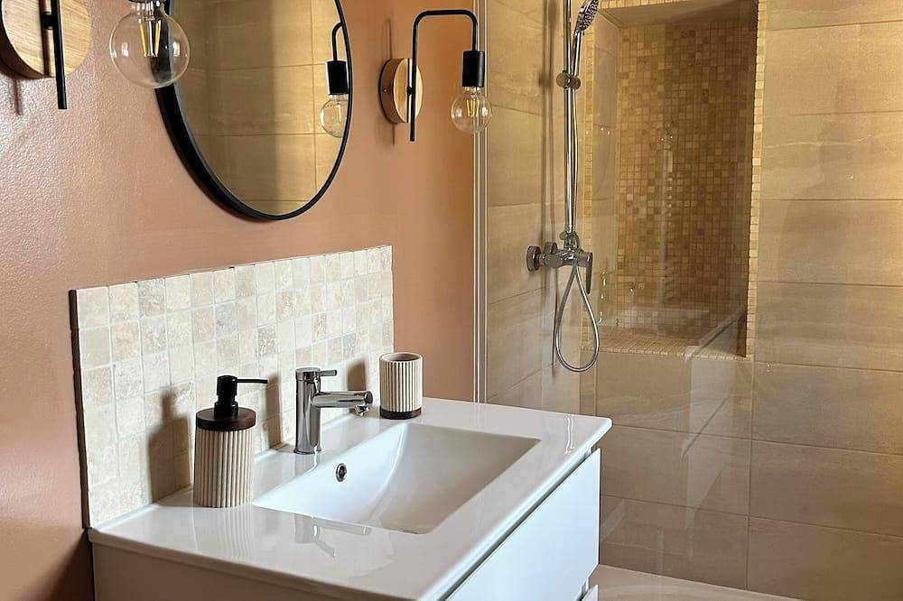 Maison Juliette, 5 minutes from Brive-la-Gaillarde in Ussac, Brive-la-Gaillarde region