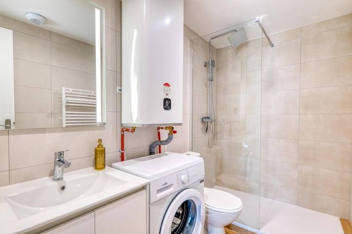 Gîte pour 4 personnes, avec jardin à Jons - 4