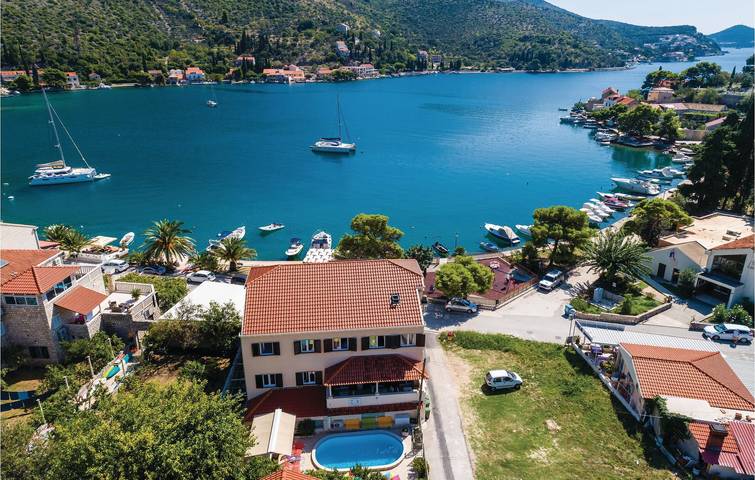 Ganze Ferienwohnung, Nur 2 km vom Strand entfernt: Gemütliche Ferienwohnung mit Pool und Küchenzugang in Zaton, Grad Dubrovnik