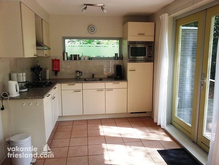 Ferienhaus für 6 Personen, mit Balkon/Terrasse und Terrasse in Friesland - 2