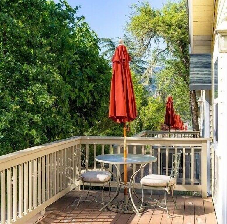 Vacation Rental for 2 Guests in Calistoga, Wine Country