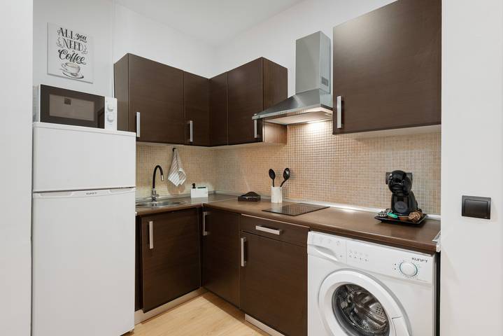 Apartamento entero, Apartamento 'Pérez' con balcón, Wi-Fi y aire acondicionado in Malaga Centro Historico, Málaga