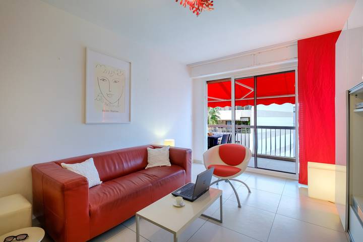 Ferienwohnung für 4 Personen, mit Balkon in Antibes - 2