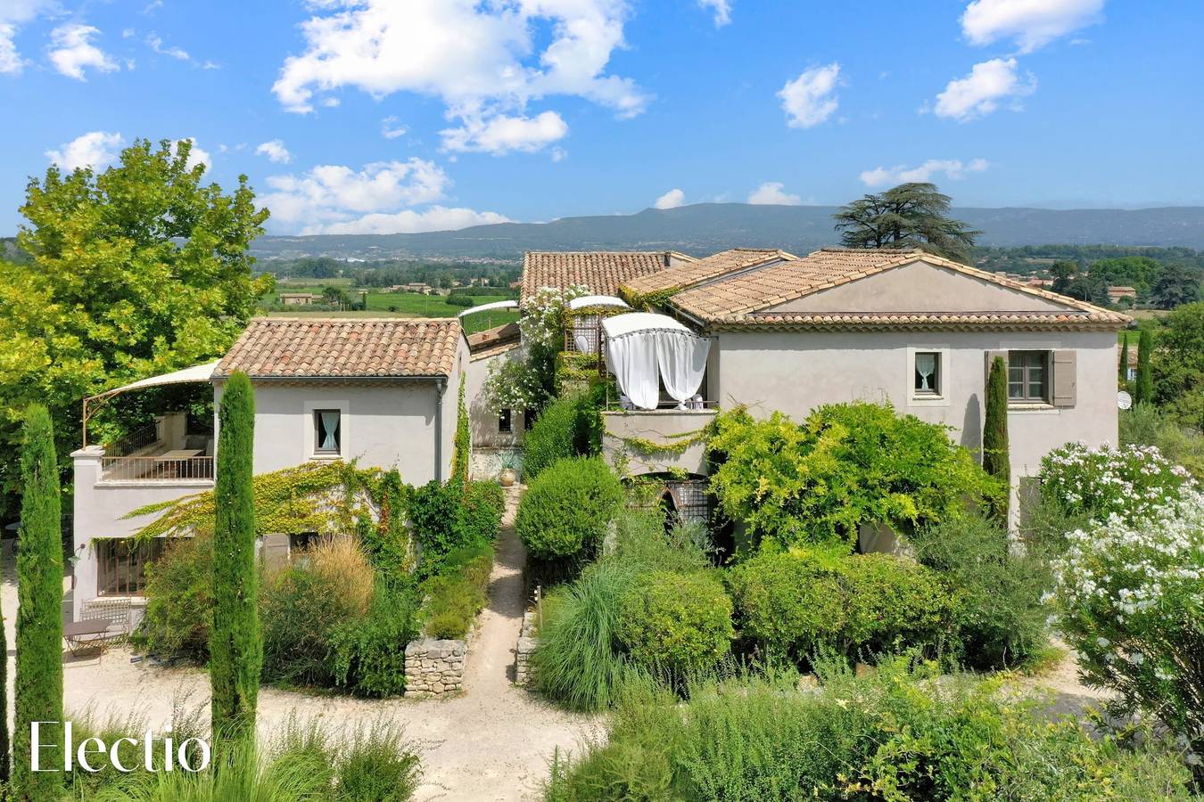 Appartement de vacances entier, Loggia 7 Cyprès | Résidence Les Petitons in Oppède, Parc naturel régional du Luberon