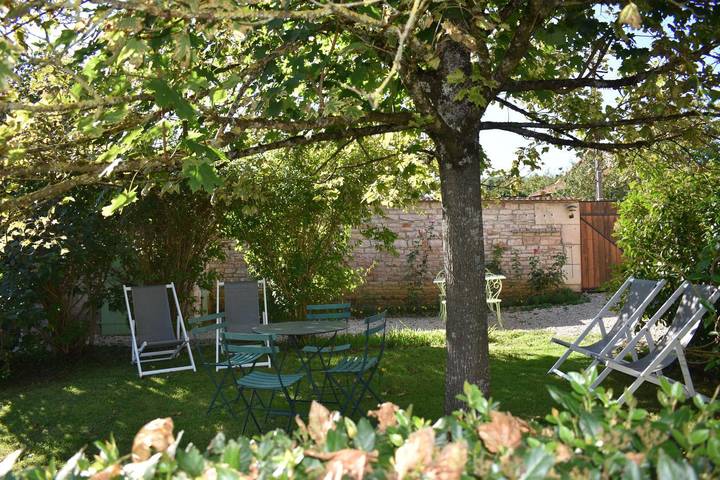 Gîte pour 4 personnes, avec Terrasse ainsi que Jardin et Piscine dans Saône-et-Loire - 3