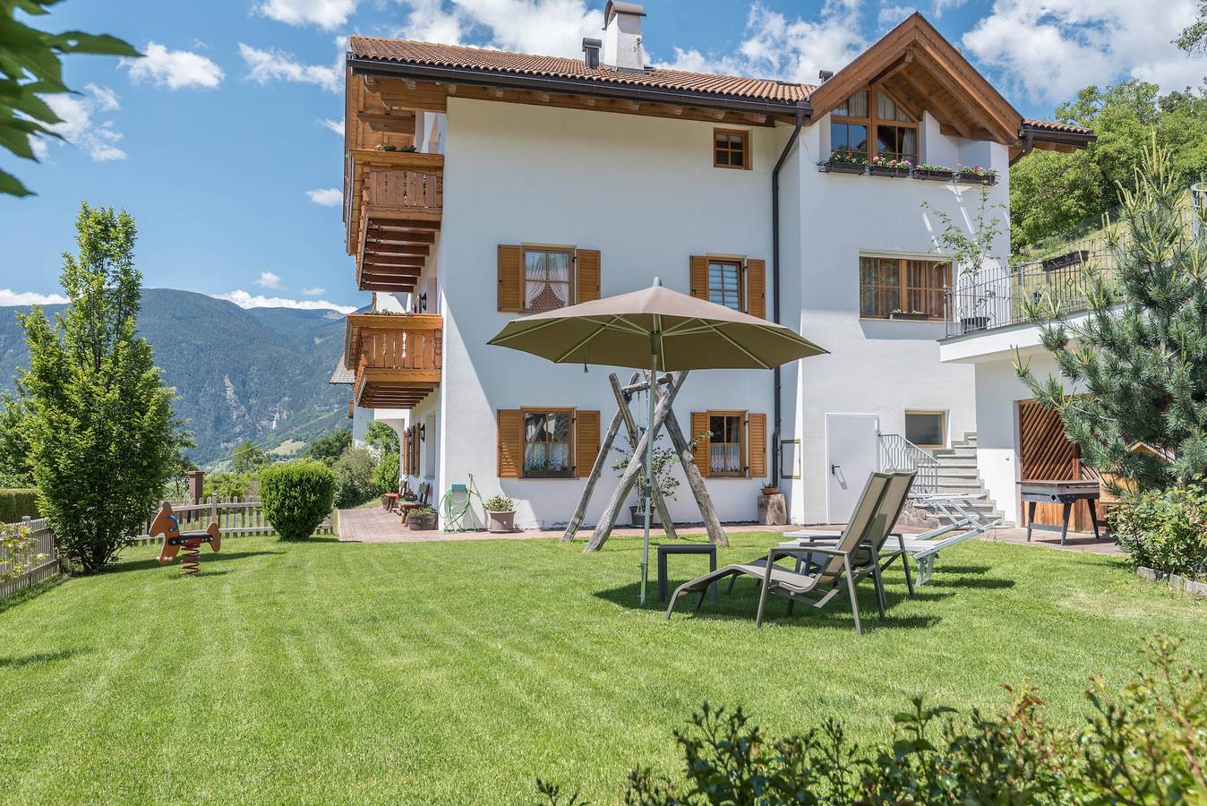 Geheel appartement, Modern Appartement "Malga - Unterkehr" met Uitzicht op de Bergen, Wifi, Tuin & Terras in Lajen, Dolomiti Superski