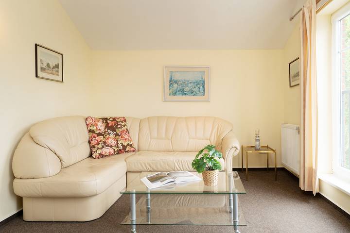 Ferienwohnung für 2 Personen, mit Terrasse und Garten in Lemkenhafen - 3
