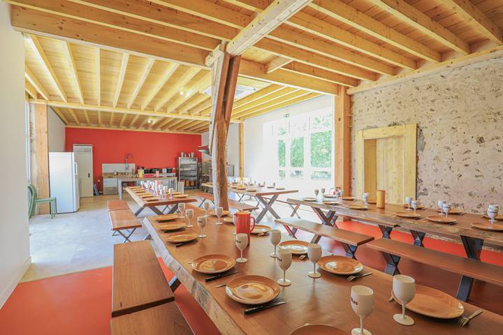 Villa pour 60 personnes, avec terrasse ainsi que piscine et jardin dans Eure-et-Loir - 2