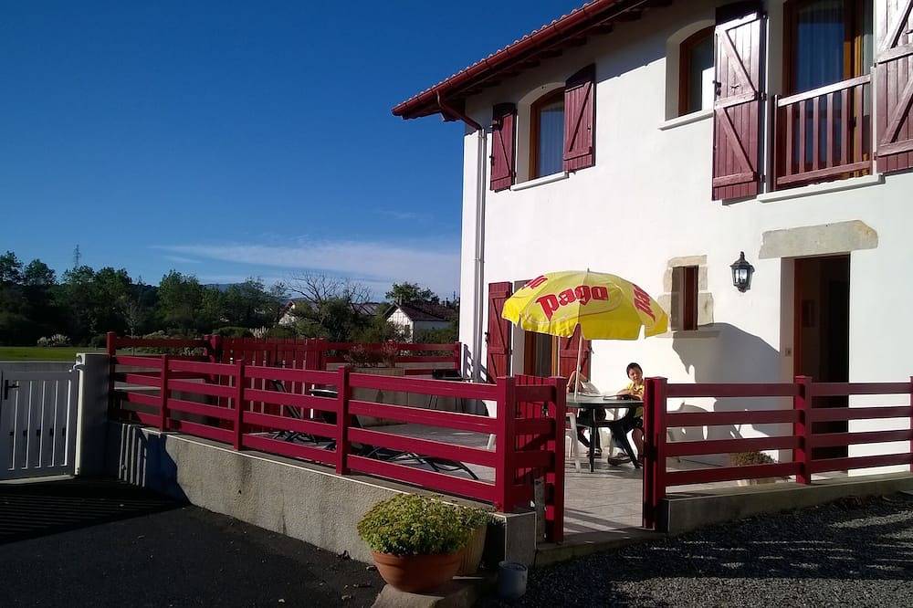 Entire apartment, Appartement 6 Places A 600m Des Plages Et Centre Ville in Bidart, Bayonne region