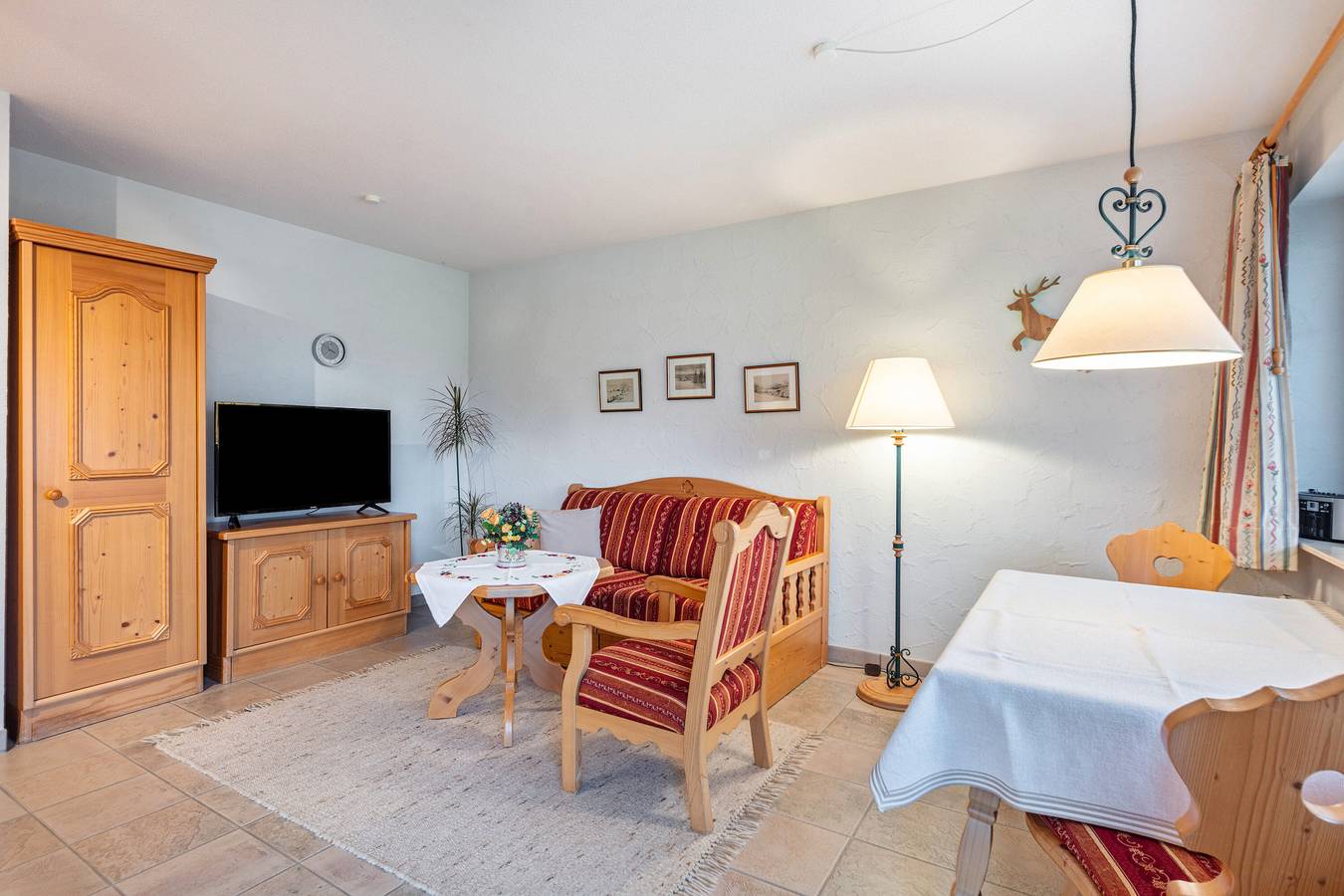 Ganze Wohnung, Ferienwohnung 'Typ B Wohnung 2' mit Bergblick, Gemeinschaftsterrasse und Wi-Fi in Suedlicher Schwarzwald, Feldberg