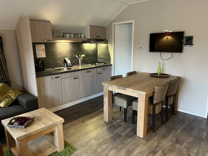 Eco-Chalet für vier Personen im natürlichen Umgebung in Ossenzijl, Nationalpark Weerribben-Wieden