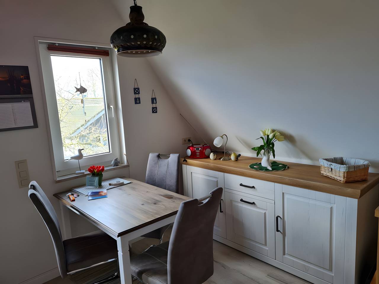 Ganze Wohnung, Apartment 'Fewo Ankerplatz' mit Gemeinschaftsgarten, Balkon und Wlan in Tammensiel, Pellworm