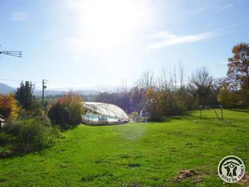 Gîte pour 5 personnes, avec jardin et piscine dans l' Ariège