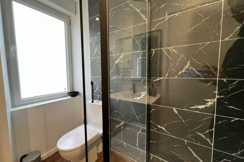 Entire apartment, Studio Cocooning au Centre Bourg de Lannilis in Lannilis, Brest region