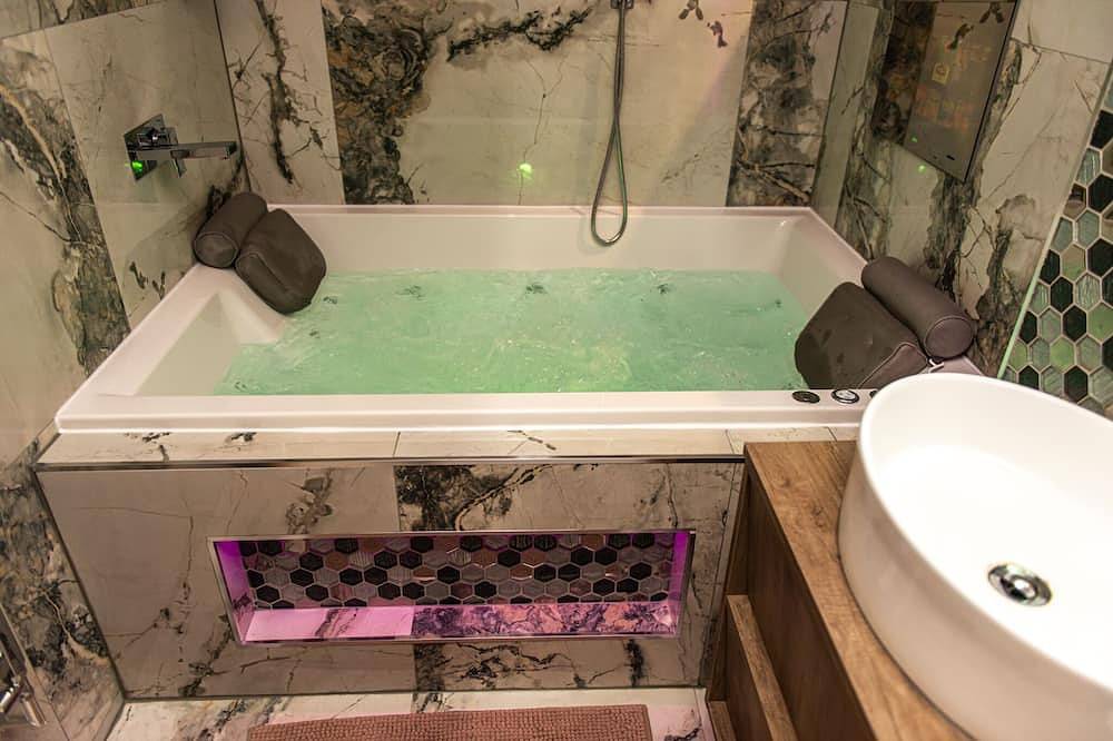 Ganze Wohnung, Apartment-Deluxe-Eigenes Badezimmer-Jacuzzi in Bradford, Westliches Yorkshire